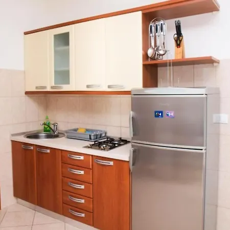 Apartament Karampija Postira